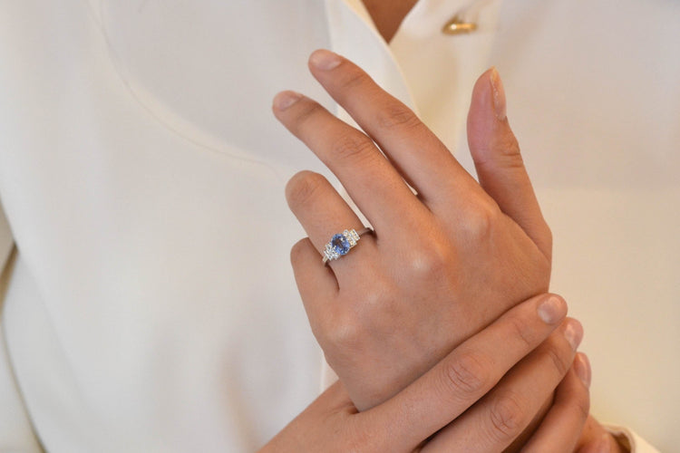 Bague 53 Bague vintage en platine avec saphir ovale et diamants 58 Facettes 25778