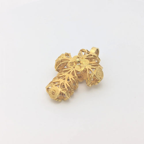Pendentif Pendentif croix filigranée en or jaune 18 carats 58 Facettes 25926