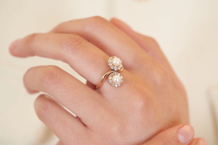 Bague 51 Bague en or rose 18k sertie de diamants et perles de culture 58 Facettes 26022