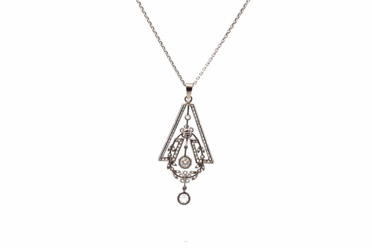Collier Collier pendentif Art déco en diamants 58 Facettes 26251