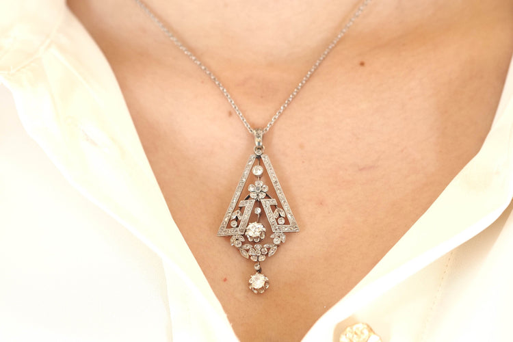 Collier Collier pendentif Art déco en diamants 58 Facettes 26251