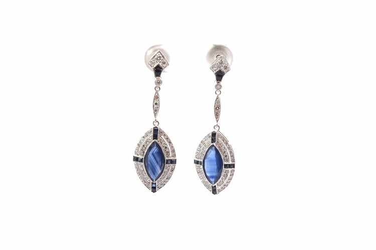 Boucles d'oreilles Art déco - Boucles d’oreilles en platine saphirs et diamants 58 Facettes 26291