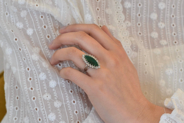 Bague 49 Bague vintage émeraude et diamants en or blanc 18k 58 Facettes 26383