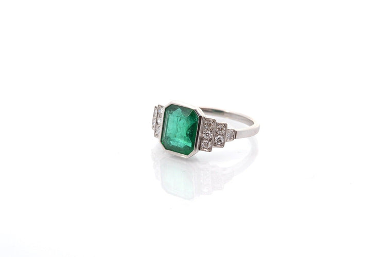 Bague 55 Bague vintage en platine avec émeraude 2,65 ct et diamants 58 Facettes 26487-26573