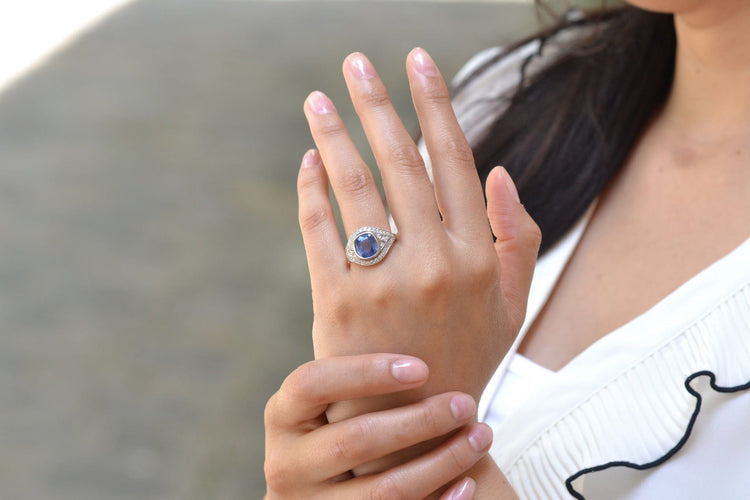 Bague 53 Bague saphir de Ceylan 5,65 ct et diamants en or 18k et platine 58 Facettes 26870-26640