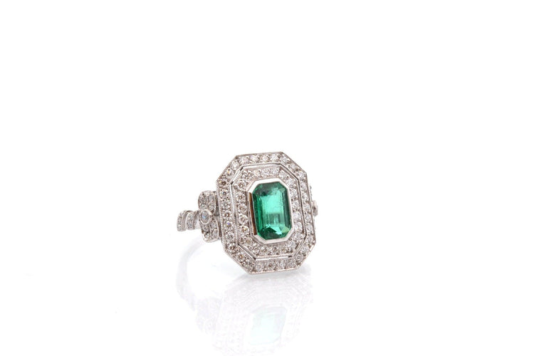 Bague 53 Bague en platine avec émeraude 1,70 ct et diamants 58 Facettes 26871-26634