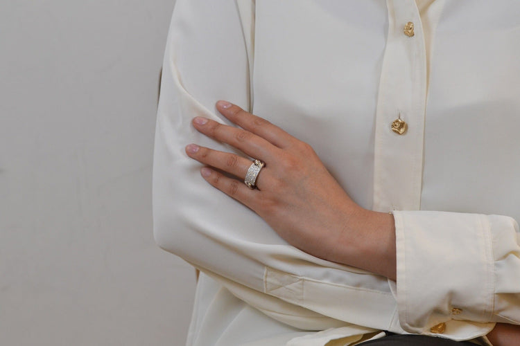 Bague 51 Dior - Bague modèle Gourmette en or 18k et diamants 58 Facettes 26906dv