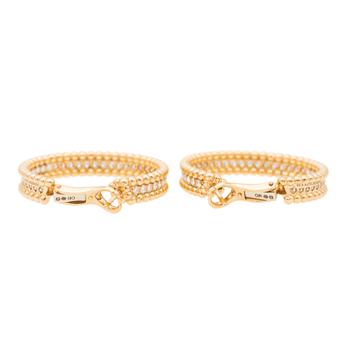Boucles d'oreilles Van Cleef & Arpels Perlée - Boucles d’oreilles créoles en or jaune et diamants 58 Facettes 2699805CN