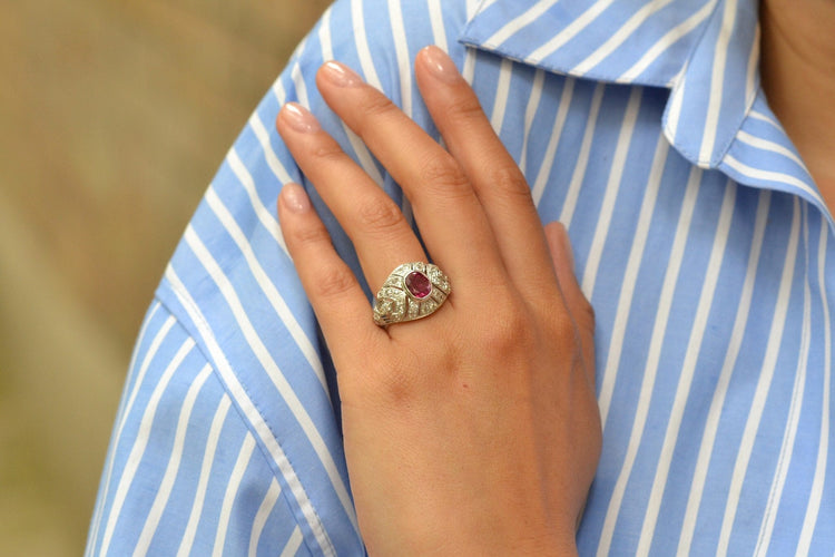 Bague 55 Bague vintage en or 18k avec rubis et diamants taille ancienne 58 Facettes 27048