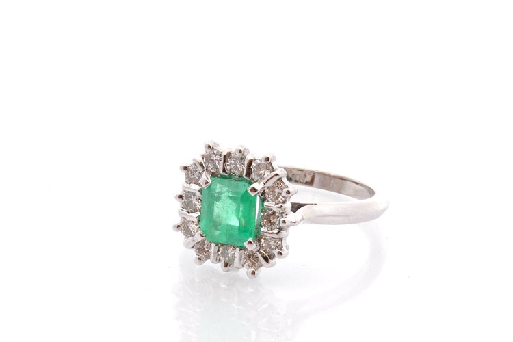 Bague 52 Bague vintage émeraude 0,75 ct et 12 diamants en or 18k 58 Facettes 27102