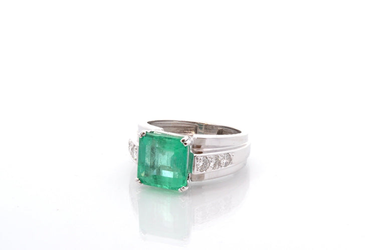 Bague 55 Bague vintage en platine avec émeraude 4,39 ct et diamants 58 Facettes 25822A - 27164