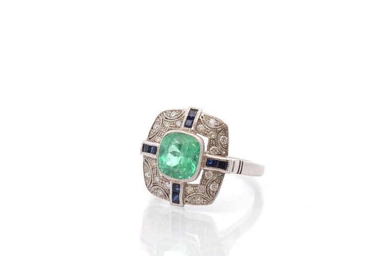 Bague 55 Bague Art déco en platine émeraude, diamants et saphirs 58 Facettes 27176