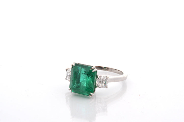 Bague 53 Bague émeraude 5,84 ct et diamants en platine 58 Facettes 27217-27357-27248-27249