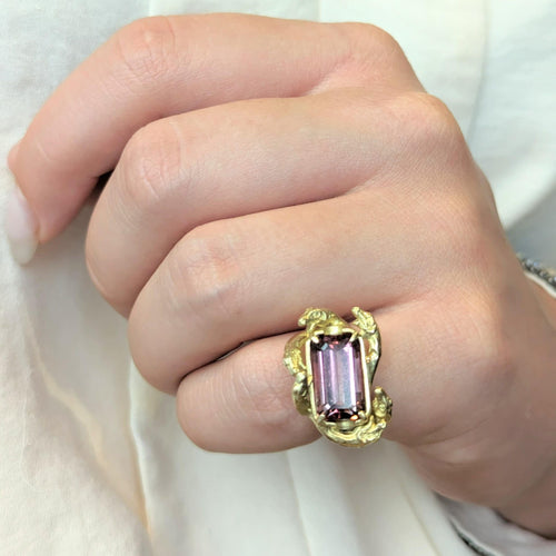 Bague 48 Bague motif animalier en or jaune 18 carats et tourmaline 58 Facettes 27300