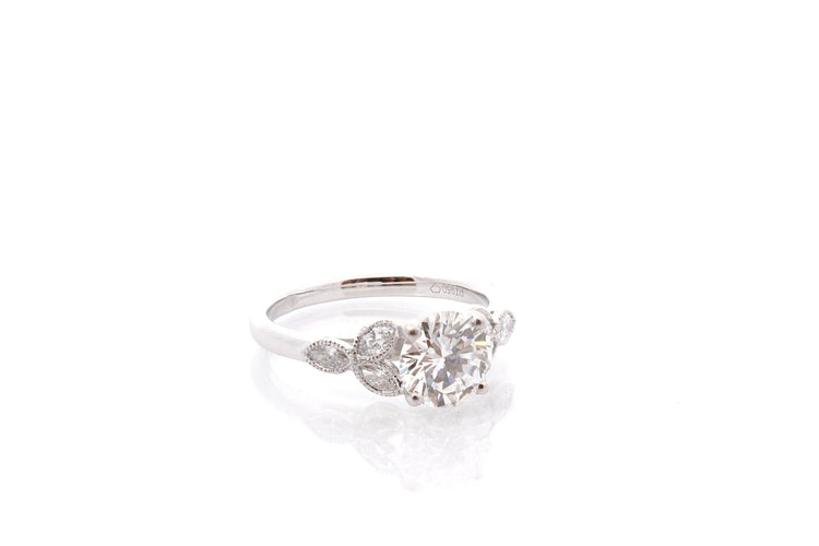 Bague 53 Bague diamant 1,37 ct F/VS1 en platine 58 Facettes 27332-27377