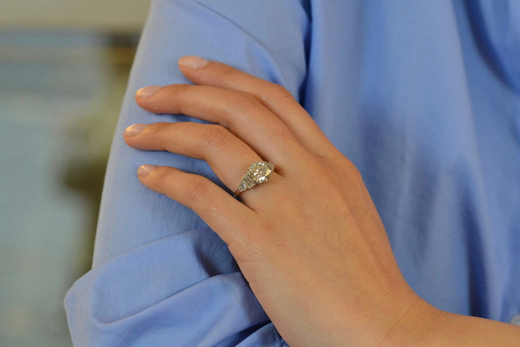Bague 53 Bague en platine avec diamant 2,55 ct et diamants baguette 58 Facettes 27343B-27440