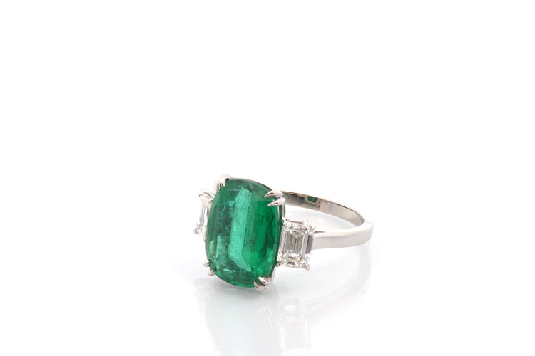 Bague 53.5 Bague en platine avec émeraude 5,44 ct et diamants 58 Facettes 27246-27247-27408-27218
