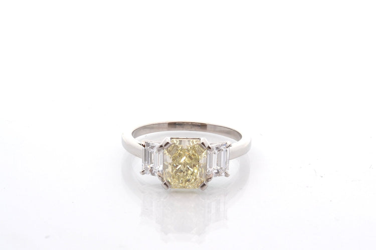 Bague 53 Bague en platine avec diamant jaune 2,01 ct et diamants 58 Facettes 27426-27584