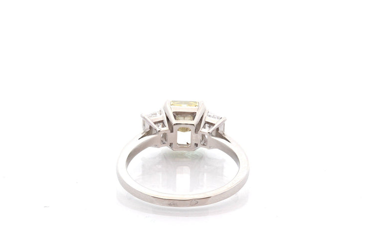 Bague 53 Bague en platine avec diamant jaune 2,01 ct et diamants 58 Facettes 27426-27584