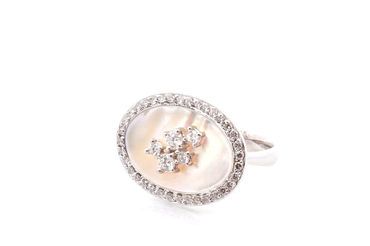 Bague 53 Bague en or blanc 18k, nacre et diamants 58 Facettes 27517