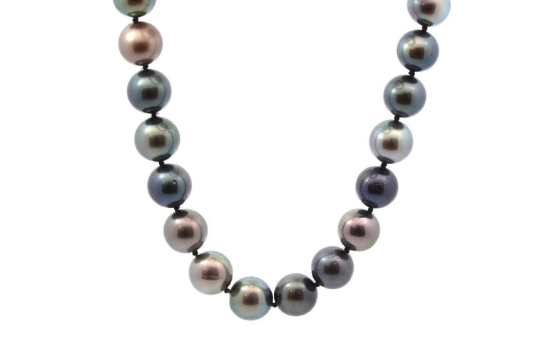Collier Collier en or 18k et perles de culture de Tahiti 58 Facettes 27712