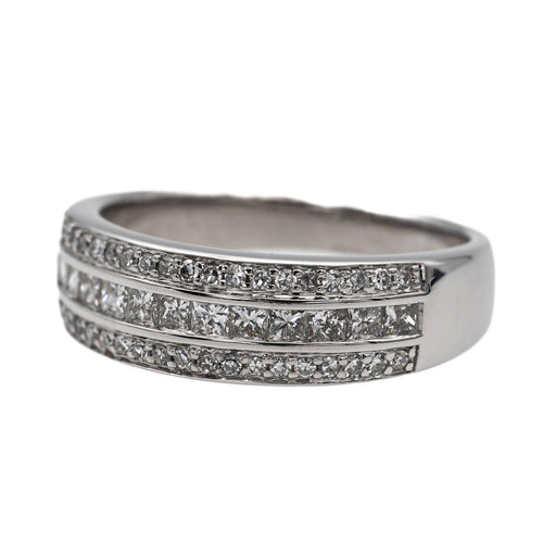 Bague 50 Bague en or blanc 18 carats pavée de diamants 58 Facettes 2783632CN