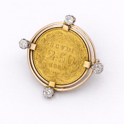 Pendentif Broche médaille Pape en or jaune 18 ct et diamants 58 Facettes 29049
