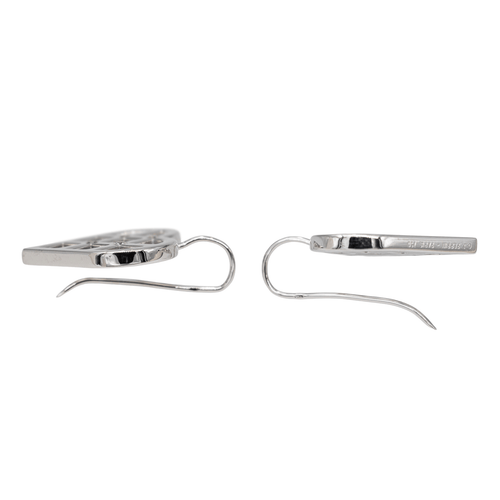 Boucles d'oreilles O.J. Perrin - Boucles d'oreilles cœur en or blanc avec diamants 58 Facettes 2914859CN