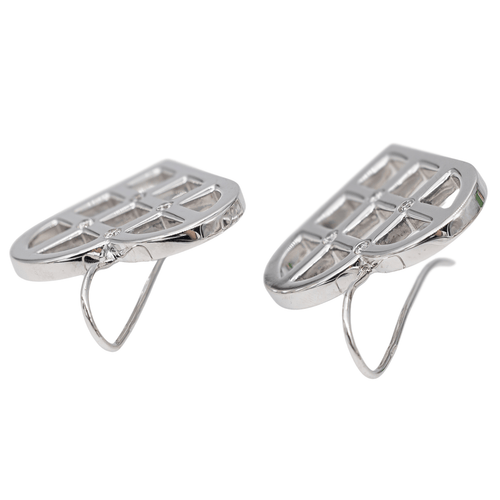 Boucles d'oreilles O.J. Perrin - Boucles d'oreilles cœur en or blanc avec diamants 58 Facettes 2914859CN