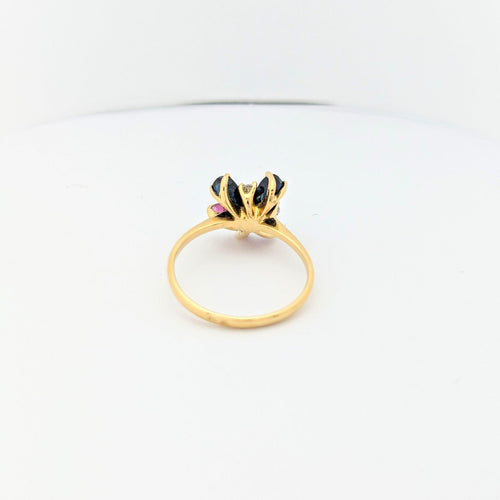 Bague 53 Bague florale en or jaune 18 carats avec rubis, saphirs et émeraude 58 Facettes 29575