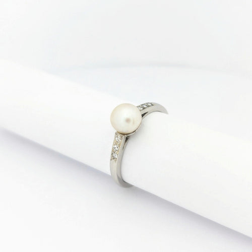 Bague 53 Bague en or blanc 18 carats avec diamants et perle de culture 58 Facettes 29582