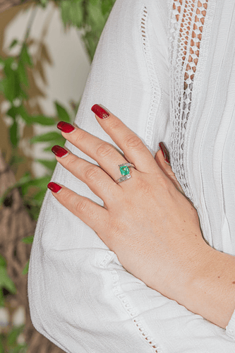 Bague 60 Bague en or blanc et jaune 18 carats avec émeraude et diamants 58 Facettes 2999638CN