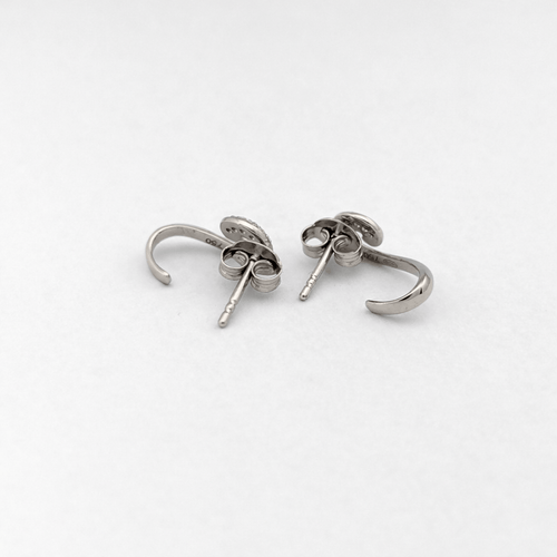Boucles d'oreilles Boucles d’oreilles en or blanc 18 carats et diamants 58 Facettes 30466