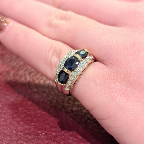 Bague 51.5 Bague en or jaune 18 carats avec saphirs et diamants 58 Facettes 30891