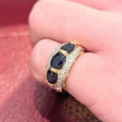 Bague 51.5 Bague en or jaune 18 carats avec saphirs et diamants 58 Facettes 30891