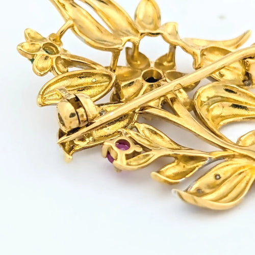 Broche Broche florale en or jaune 18 carats 58 Facettes 31190
