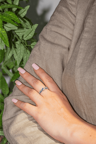 Bague 56 Bague en or blanc 18 carats avec saphirs et diamants 58 Facettes 3124049CN