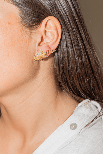 Boucles d'oreilles Boucles d'oreilles rétro motifs feuilles en or jaune 18 carats et diamants 58 Facettes 3132894RV
