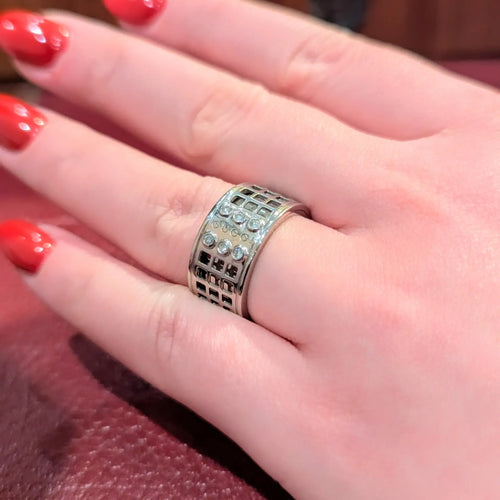 Bague 59 Gucci Scroll - Bague large en or blanc et diamants 58 Facettes 31501