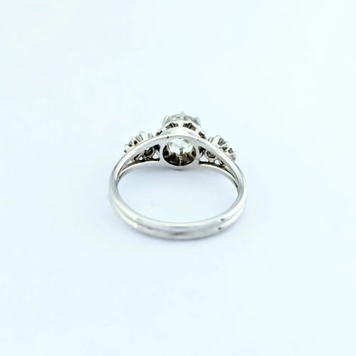 Bague 54 Bague ancienne en or blanc 18 carats et diamants 58 Facettes 31885