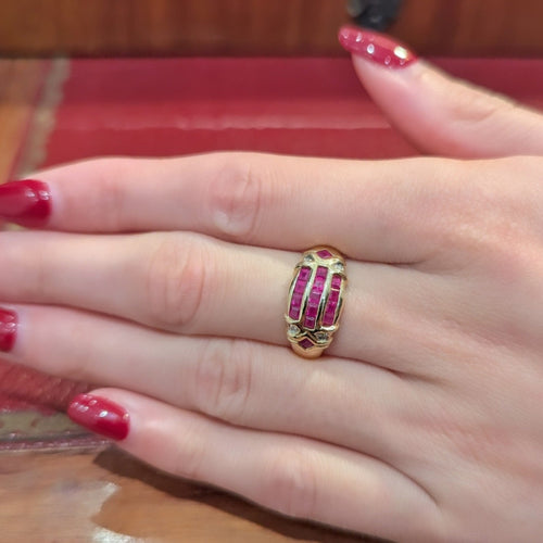 Bague 52 Bague en or jaune 18 carats avec rubis synthétiques et diamants 58 Facettes 32229