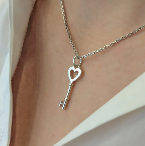 Pendentif Tiffany & Co Return to Tiffany - Pendentif clé cœur en argent 925 58 Facettes 32310