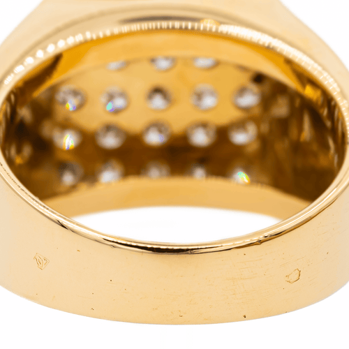 Bague 57.5 Bague chevalière pavée de diamants en or jaune 18 carats 58 Facettes 3240176CN