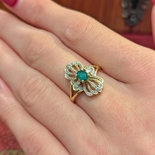Bague 53 Bague en or jaune 18 carats et émeraude, 2 diamants 58 Facettes 32693