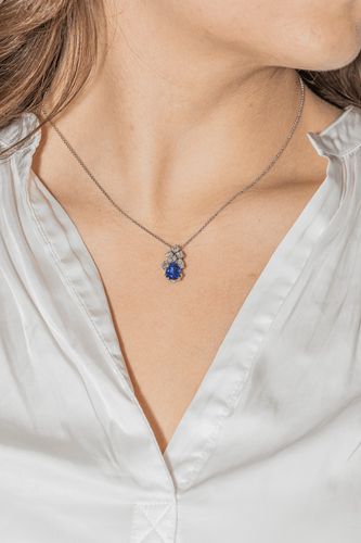Collier Collier en or blanc 18 carats avec saphir et diamants 58 Facettes 3290287CN
