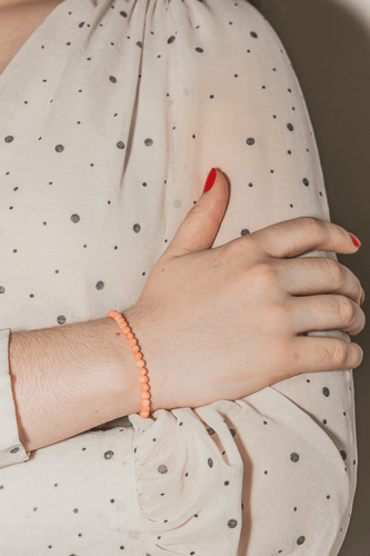 Bracelet Bracelet en or jaune 18 carats et corail peau d’ange 58 Facettes 3318394RV