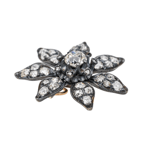 Pendentif Pendentif fleur en or jaune 18 carats et argent, diamants 58 Facettes 3351140CN