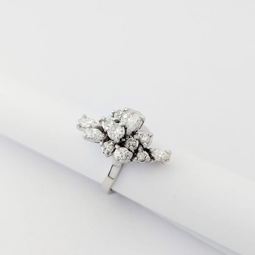 Bague 48 Bague bouquet en or blanc 18 carats et diamants 58 Facettes 33708