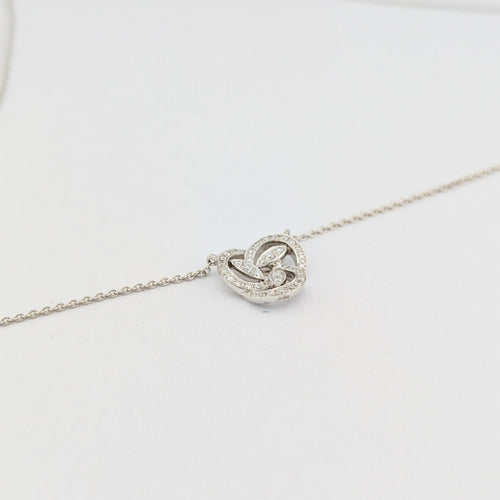 Collier Collier - Pendentif rosace en or blanc 18 carats et diamants 58 Facettes 33732
