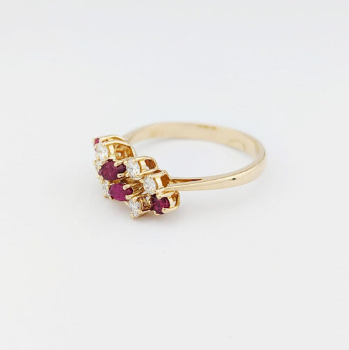 Bague 56 Bague en or jaune 18 carats avec rubis et diamants 58 Facettes 33769